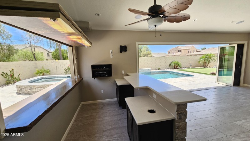 Bar with passthrough