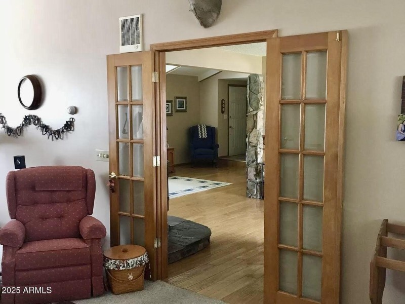 BFA0FF85-012F-4D31-8839-E4B33C285853_1_2