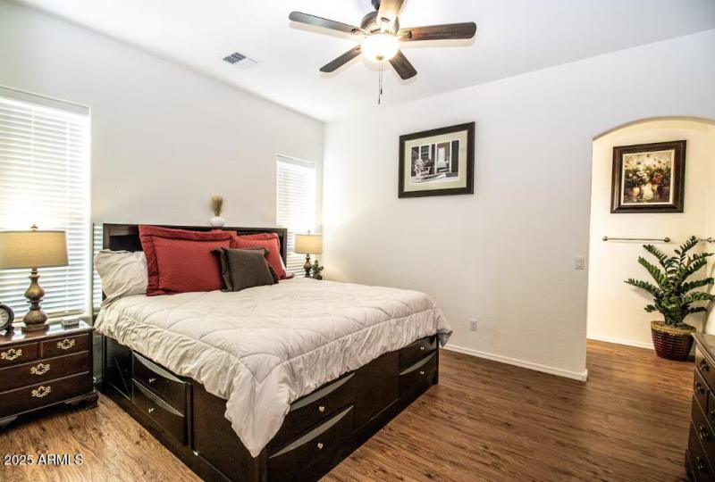 04a - Primary Bedroom