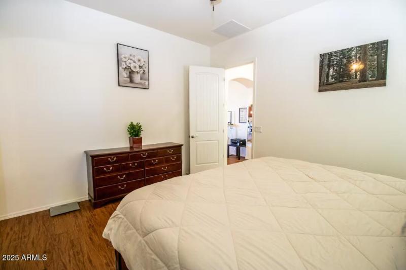 04b - Primary Bedroom