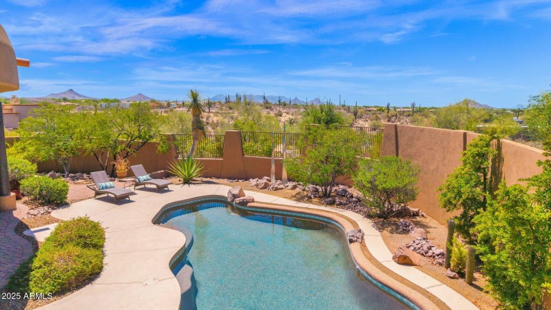 Elevated & Private, Mountain Views