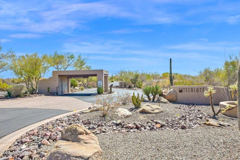 Tecolote, Gated and Private