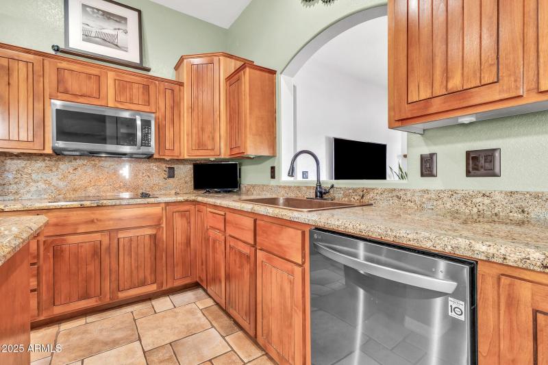 2699 E Claxton Rd-19