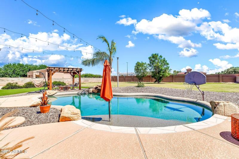 2699 E Claxton Rd-49