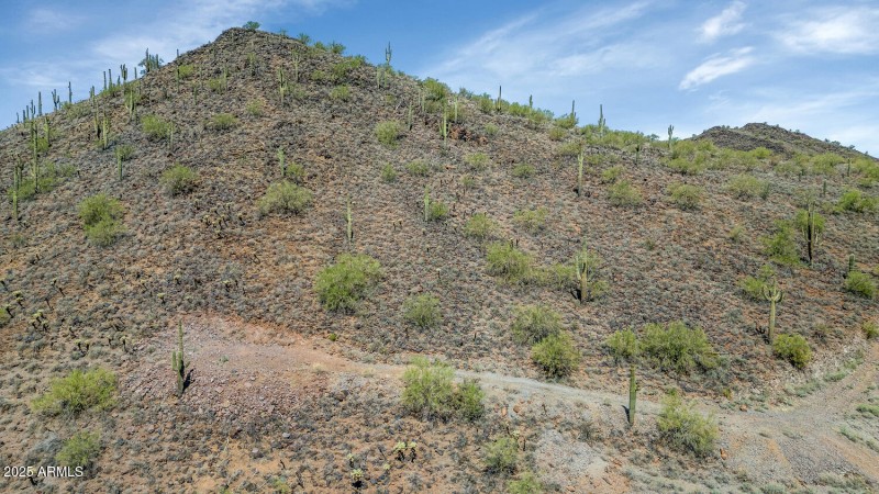 18XX W Sentinel Rock Rd-large-003-001-18