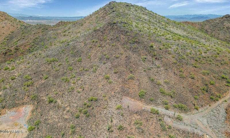 18XX W Sentinel Rock Rd-large-005-004-18