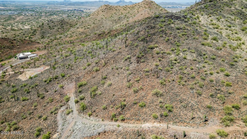 18XX W Sentinel Rock Rd-large-014-016-18