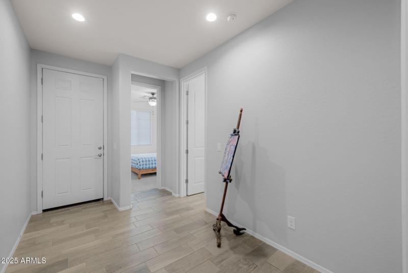 24-web-or-mls-20904 E Swan Dr, Queen Cre