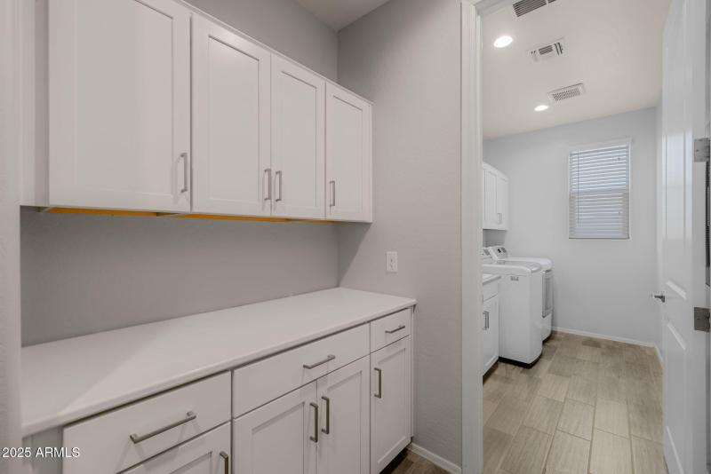 25-web-or-mls-20904 E Swan Dr, Queen Cre