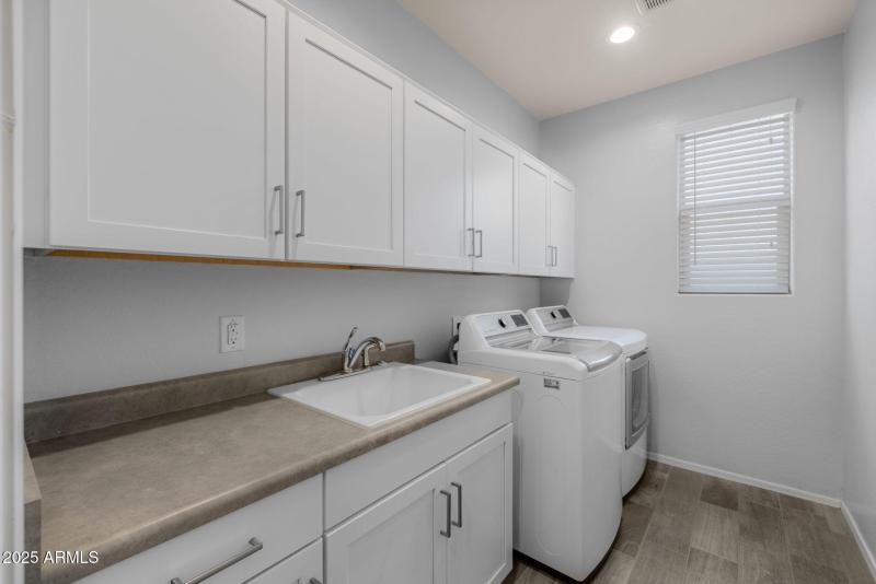 26-web-or-mls-20904 E Swan Dr, Queen Cre