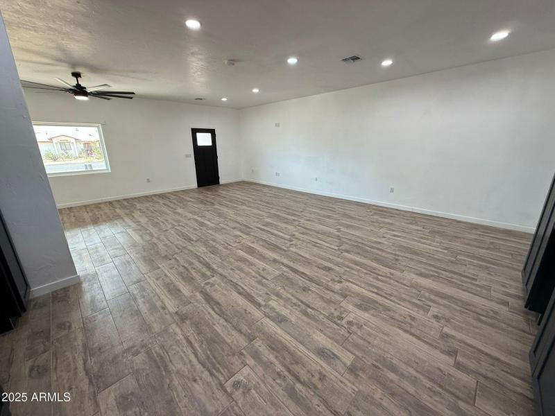 WhatsApp Image 2025-06-02 at 5.01.29 PM