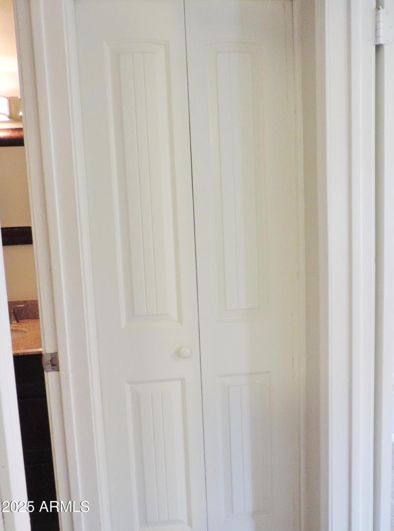 30 E Brown Rd 2113 034