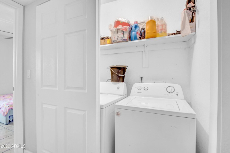 21-custom-3045 E Grandview Rd-21