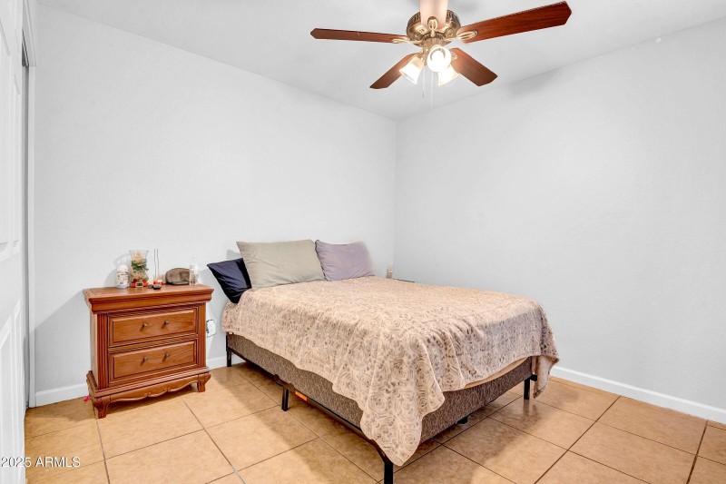 23-custom-3045 E Grandview Rd-23