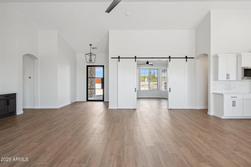 11-web-or-mls-13653-e-aloe-vera-dr