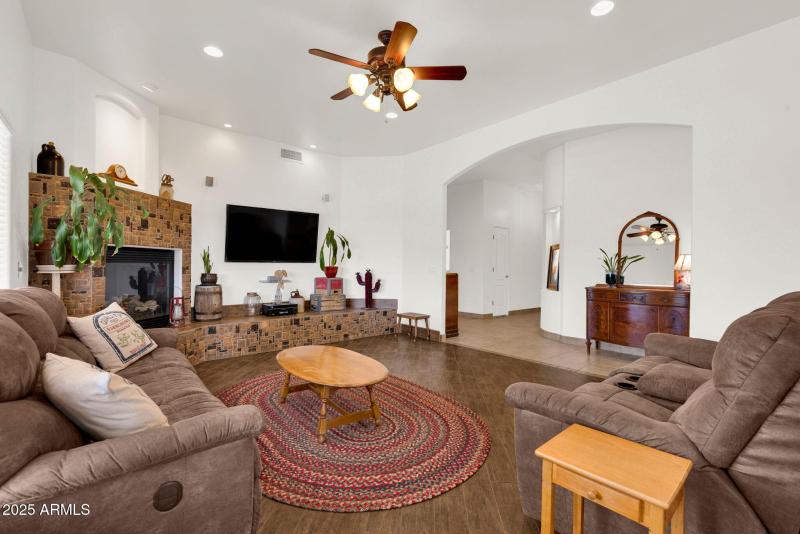 39-web-or-mls-24313 w. Grove St Buckeye,