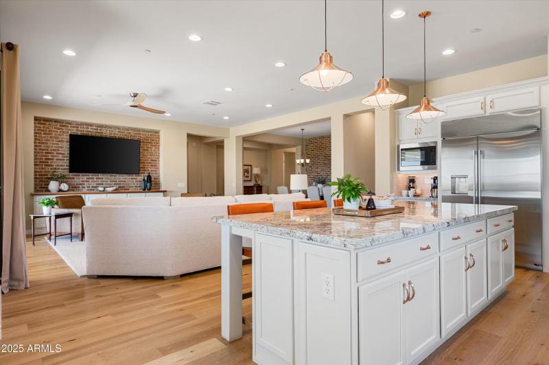 17-8651WArtemisaAve-17