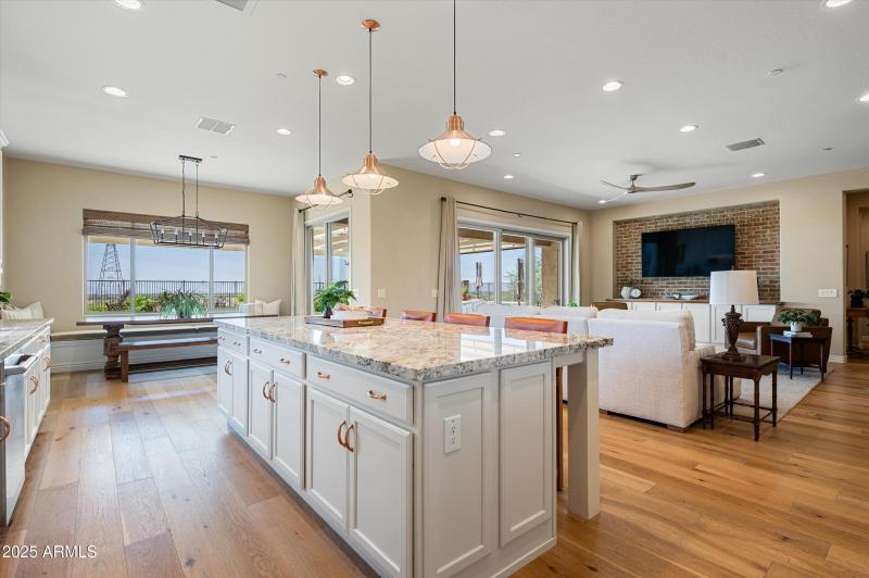 18-8651WArtemisaAve-18