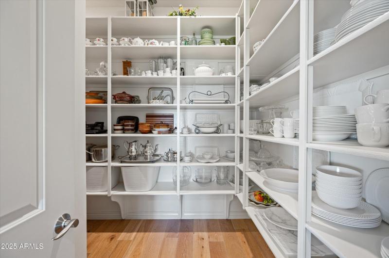 19-8651WArtemisaAve-19