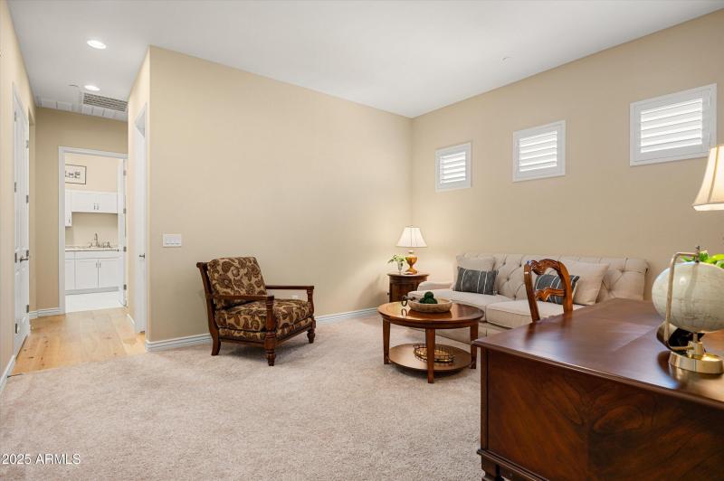 32-8651WArtemisaAve-32