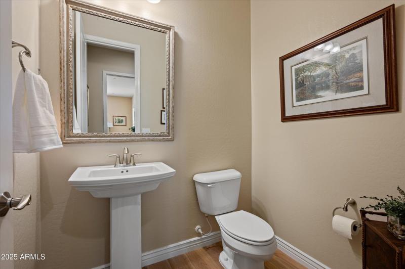 35-8651WArtemisaAve-35