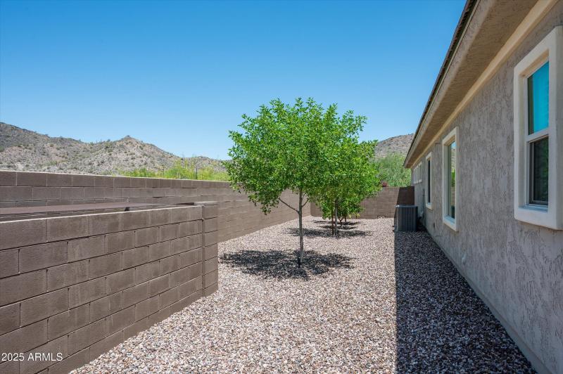 48-8651WArtemisaAve-48