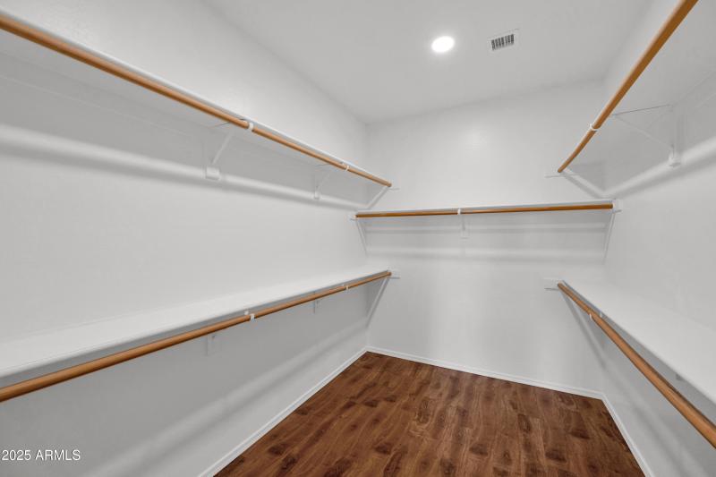 42485 Abbey - 19Primary Closet