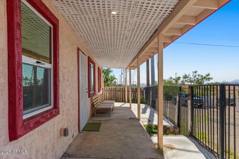 07-Front patio