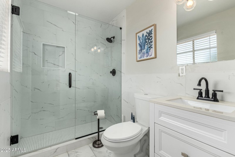 Ensuite Bath (bedroom 4)