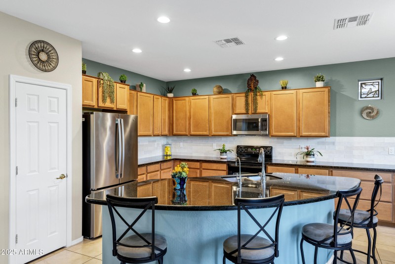 42711 W Darter Dr-10