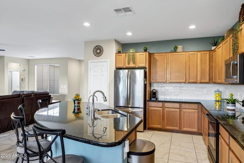 42711 W Darter Dr-11