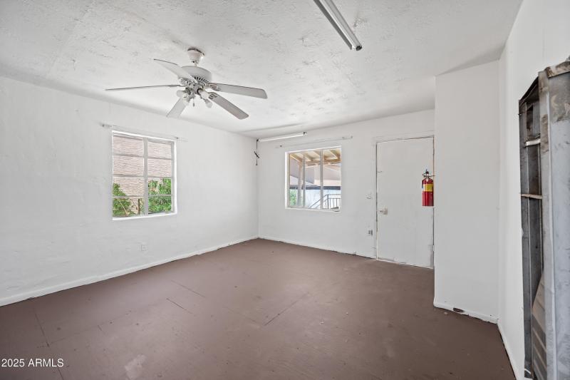 10 N Washington St MDG (35)