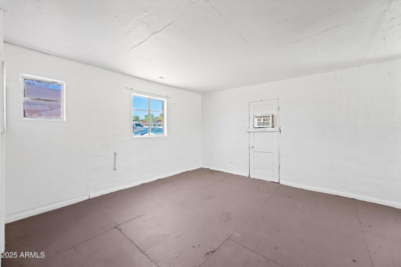 10 N Washington St MDG (37)