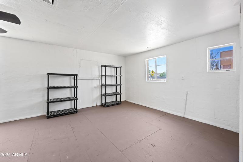 10 N Washington St MDG (39)