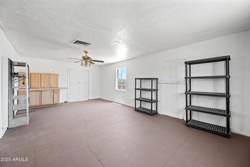 10 N Washington St MDG (40)