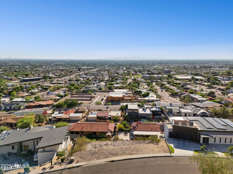 17-web-or-mls-7040-north-23rd-pl