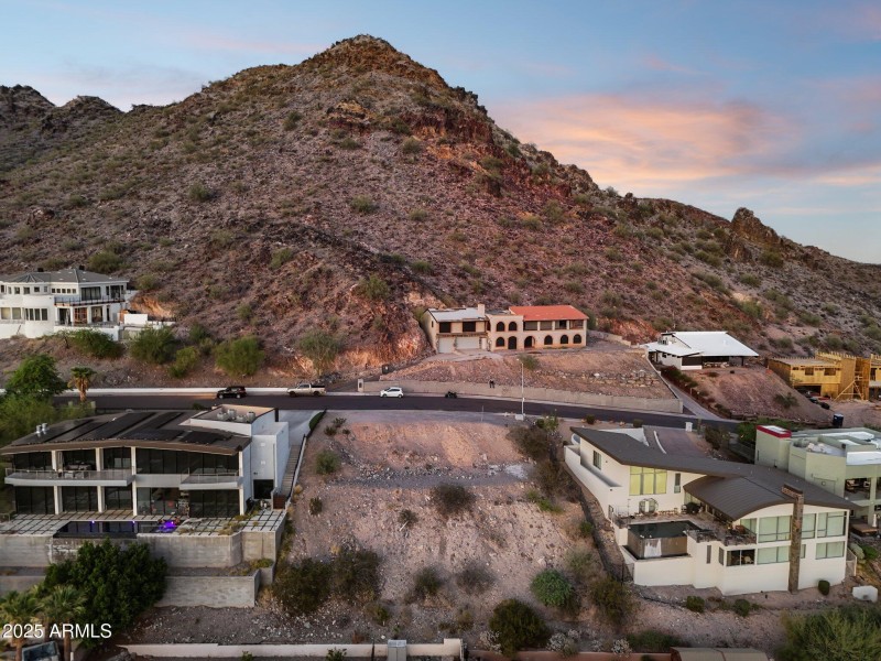 24-web-or-mls-7040-north-23rd-pl