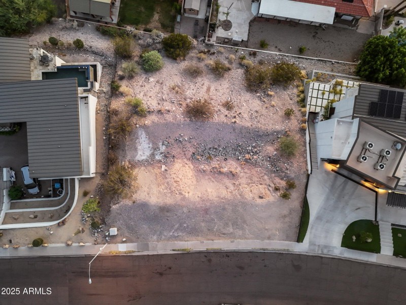 29-web-or-mls-7040-north-23rd-pl