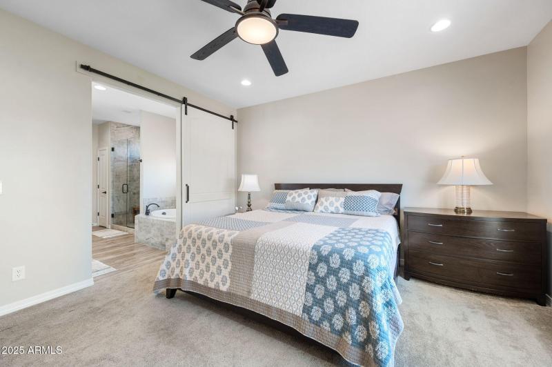 18-Primary Bedroom (2)