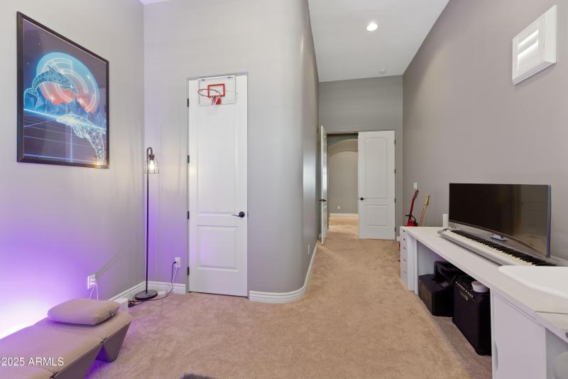 Bedroom 5 w/ Ensuite