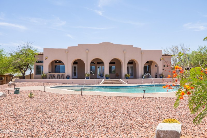 Lots of Space to Entertain