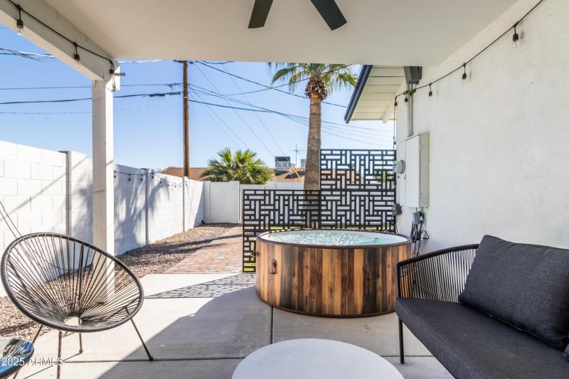 AZ_6907 E Palm Ln_0002