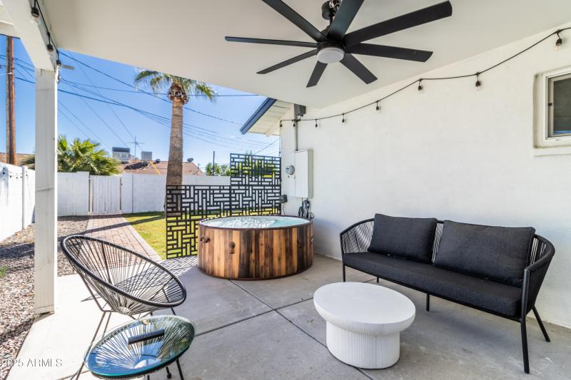 AZ_6907 E Palm Ln_0005