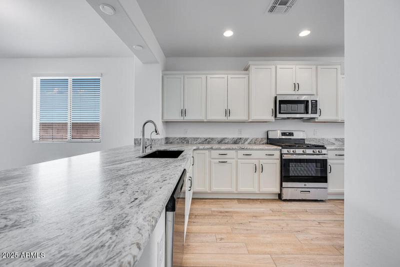 hj-az-phx-cantamia-duet-lily-lot-30135-k