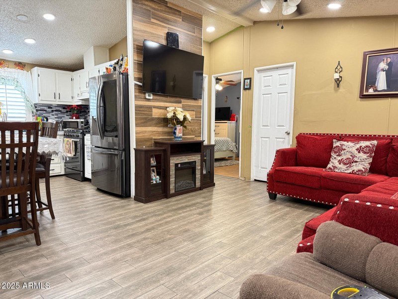 24a5749b-b96e-4d85-bba0-afb793ba8690