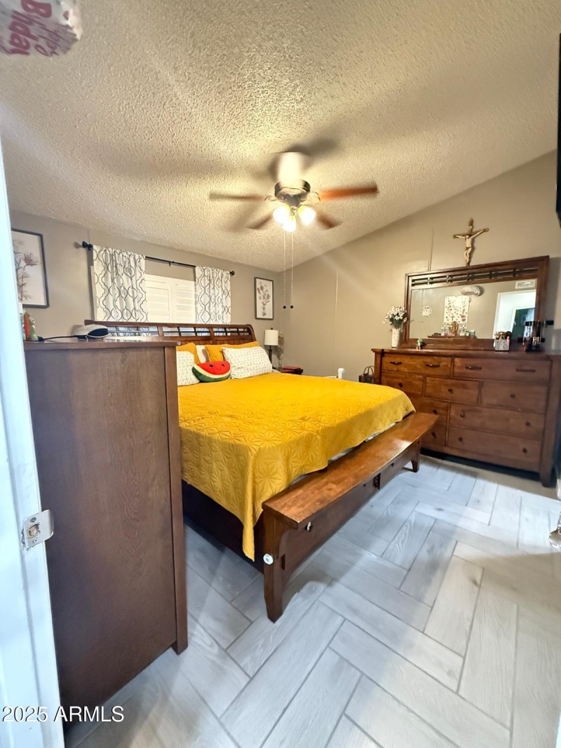 1585dd89-bacd-4e96-918c-7a60edbee118