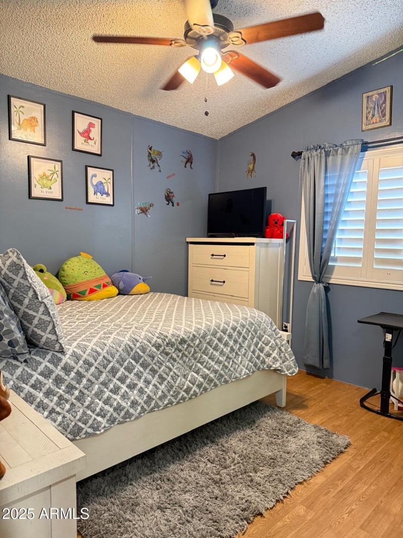 cd1d4320-5f18-4a9b-a838-e3c82bcacb69