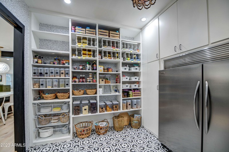Kitchen Pantry 4