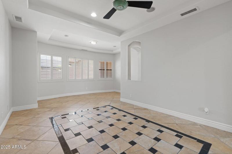 8-web-or-mls-3215-e-constance-wy