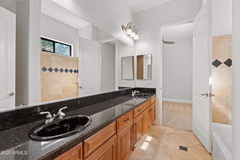 40-web-or-mls-3215-e-constance-wy